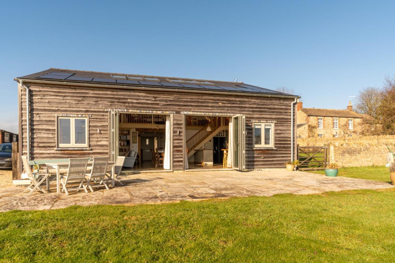 The Old Barn Villa Witney Exteriör bild